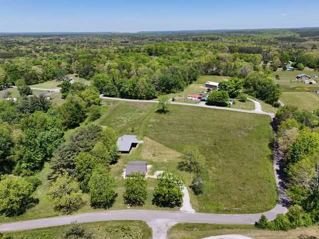 65 Duckpond Rd, Gruetli Laager, TN 37339