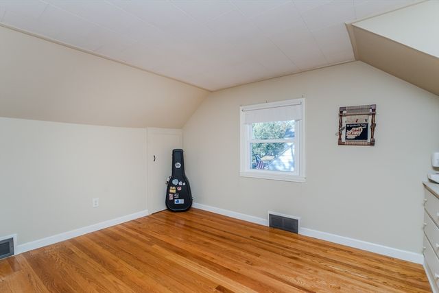 57 Lumae St, Springfield, MA 01119