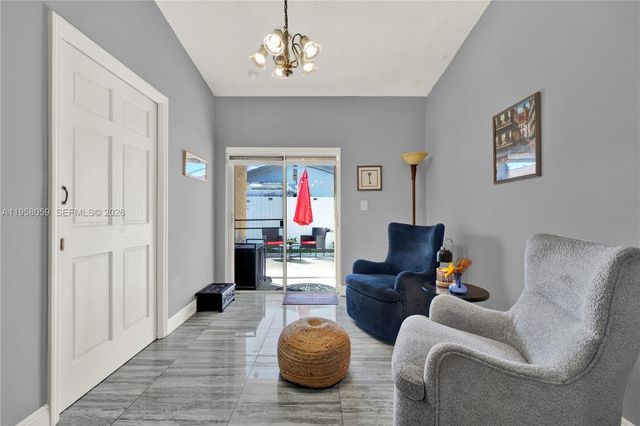 7462 W 29th Way, Hialeah, FL 33018