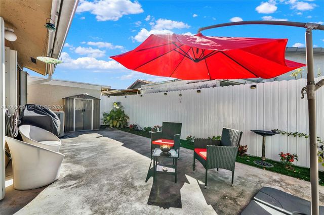 7462 W 29th Way, Hialeah, FL 33018