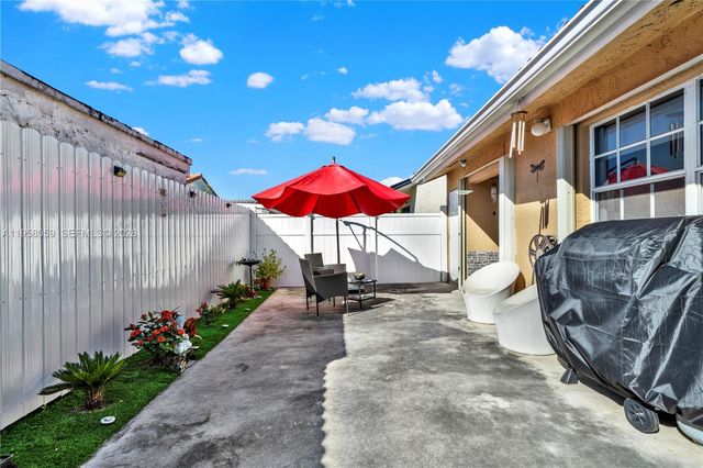 7462 W 29th Way, Hialeah, FL 33018