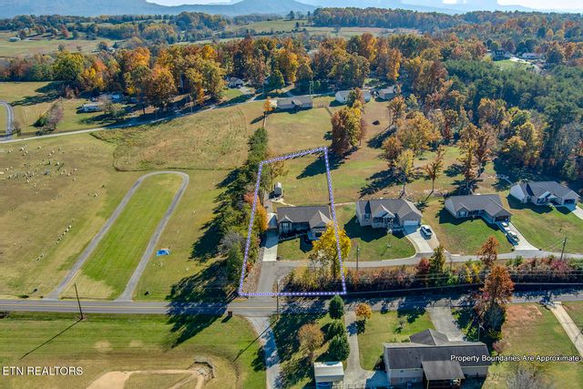 5602 Old Niles Ferry Pike, Greenback, TN 37742