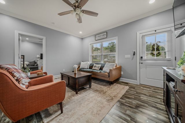 112 Holland Dr, Burns, TN 37029