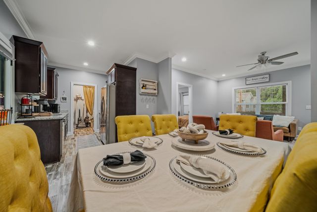 112 Holland Dr, Burns, TN 37029