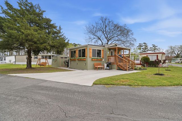 1413 Circle Dr., North Myrtle Beach, SC 29582