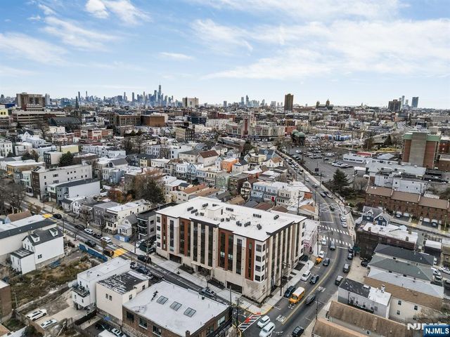 649 38th Street 502, Union City, NJ 07087