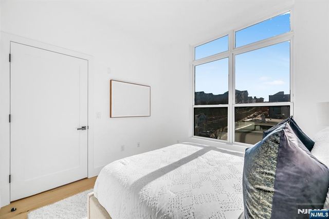 649 38th Street 502, Union City, NJ 07087