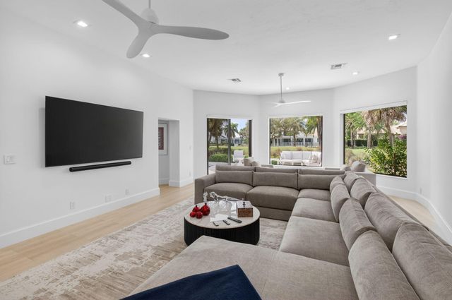 17829 Scarsdale Way, Boca Raton, FL 33496