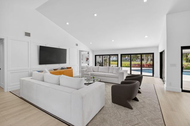 17829 Scarsdale Way, Boca Raton, FL 33496