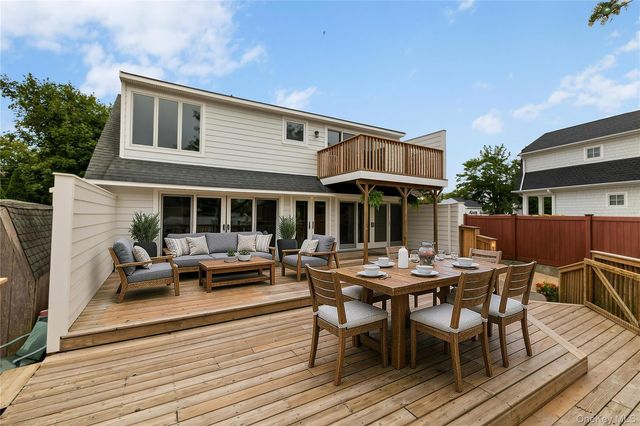 12 Bayview Avenue, Islip, NY 11751
