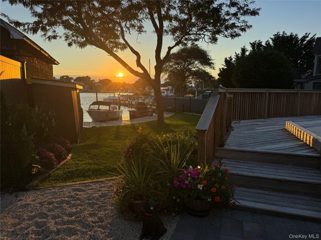 12 Bayview Avenue, Islip, NY 11751