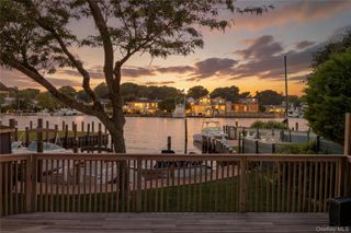12 Bayview Avenue, Islip, NY 11751