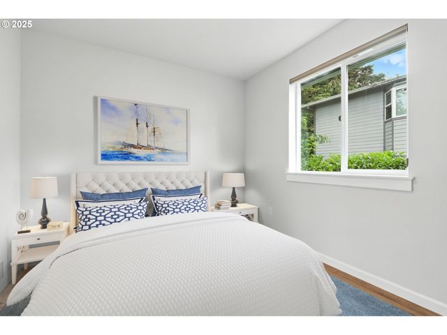 804 E 4TH St, Tillamook, OR 97141