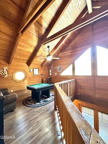 210 S Smoky Mountain Way, Sevierville, TN 37876