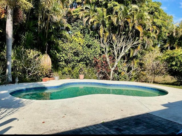 1661 SE 14th Street, Stuart, FL 34996