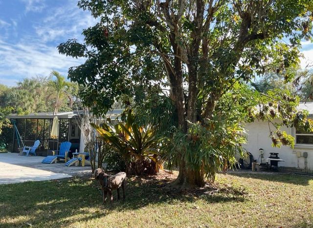 1661 SE 14th Street, Stuart, FL 34996