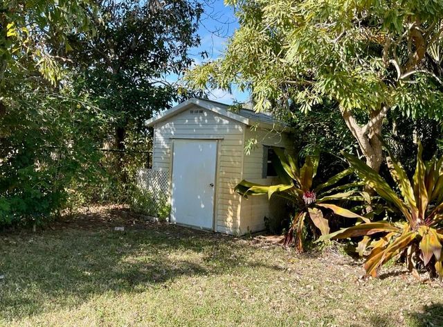 1661 SE 14th Street, Stuart, FL 34996