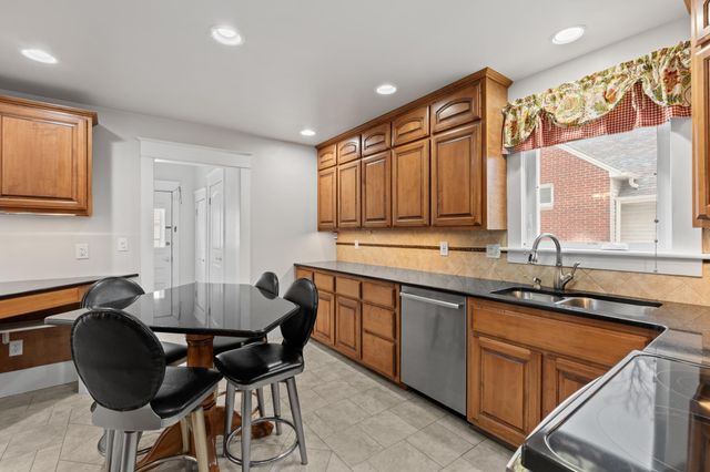 621 6th Street SW, Rochester, MN 55902