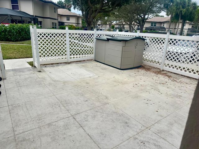 50 Essex Court D, Royal Palm Beach, FL 33411