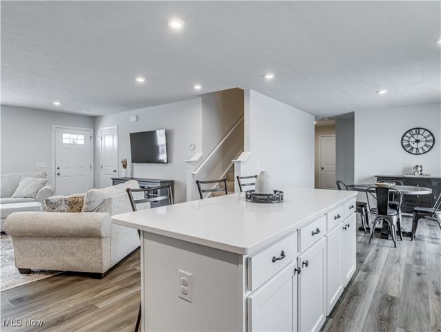 194 Captain Trail, Seville, OH 44273