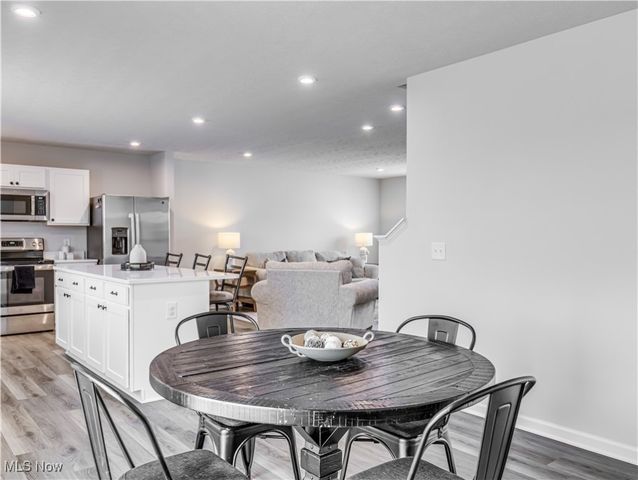 194 Captain Trail, Seville, OH 44273