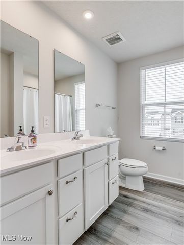 194 Captain Trail, Seville, OH 44273