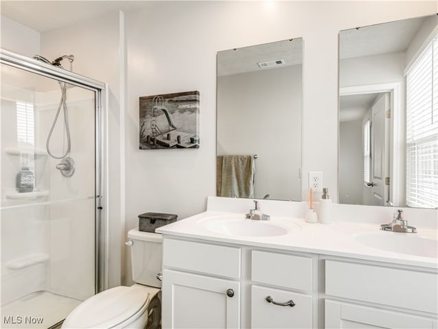 194 Captain Trail, Seville, OH 44273