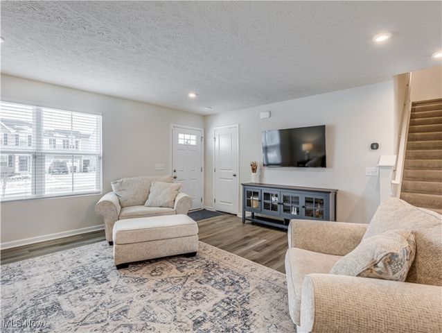 194 Captain Trail, Seville, OH 44273