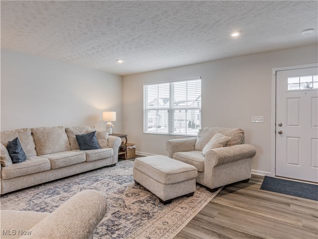 194 Captain Trail, Seville, OH 44273