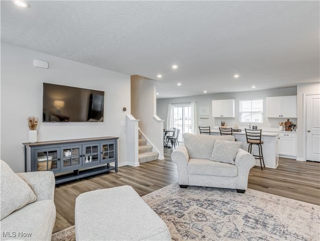 194 Captain Trail, Seville, OH 44273