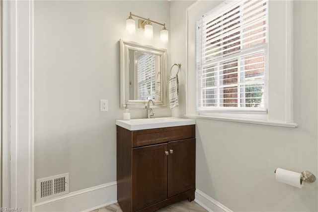 210 Edgedale Drive, High Point, NC 27262