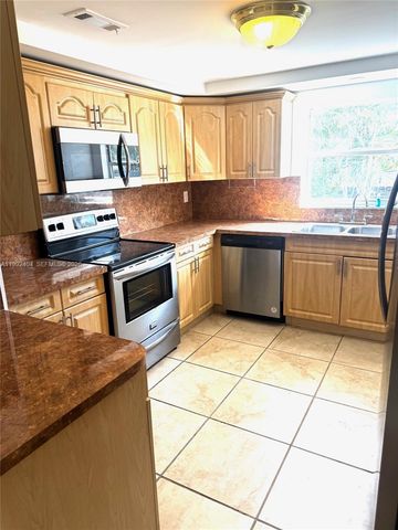 6713 SW 112th Ct, Miami, FL 33173