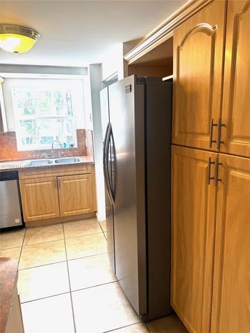 6713 SW 112th Ct, Miami, FL 33173