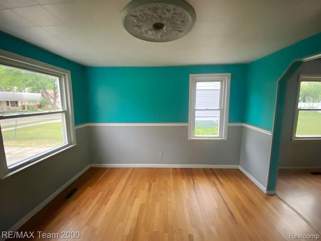 25270 Ford Street, Roseville, MI 48066