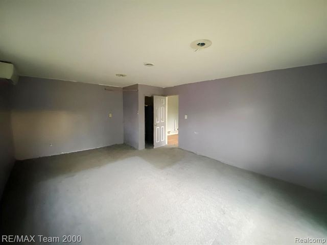 25270 Ford Street, Roseville, MI 48066