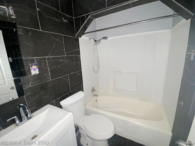 25270 Ford Street, Roseville, MI 48066