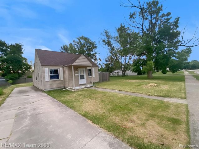 25270 Ford Street, Roseville, MI 48066