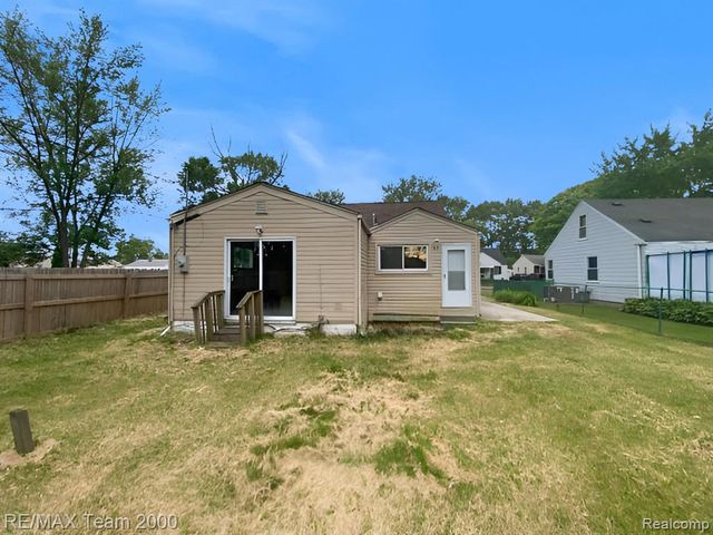 25270 Ford Street, Roseville, MI 48066