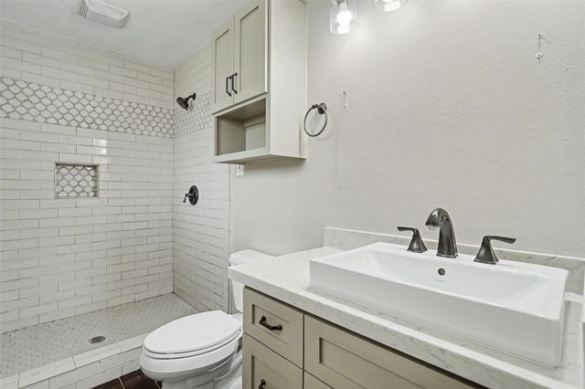 11607 Sagehurst Lane, Houston, TX 77089