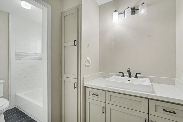 11607 Sagehurst Lane, Houston, TX 77089