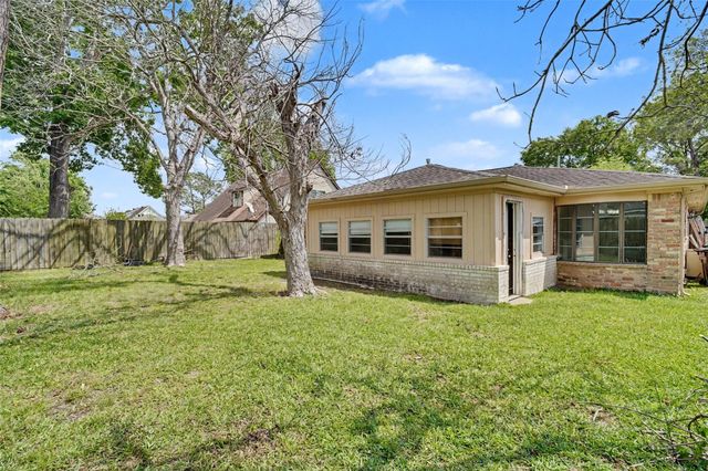 11607 Sagehurst Lane, Houston, TX 77089