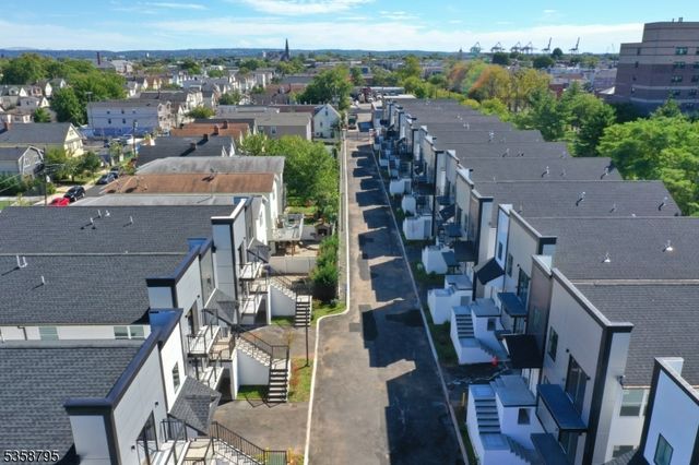 728 Seaport Dr, Elizabeth City, NJ 07201