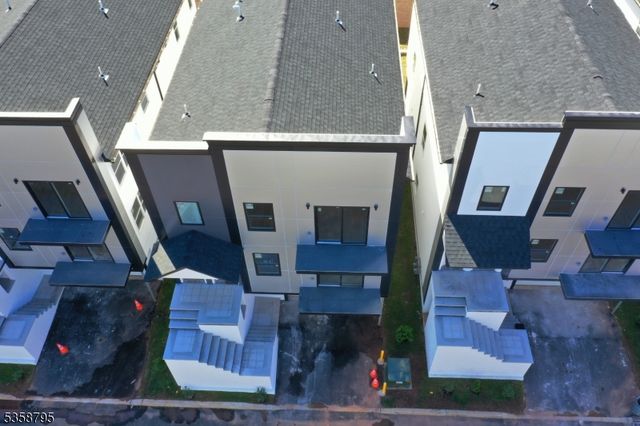 728 Seaport Dr, Elizabeth City, NJ 07201