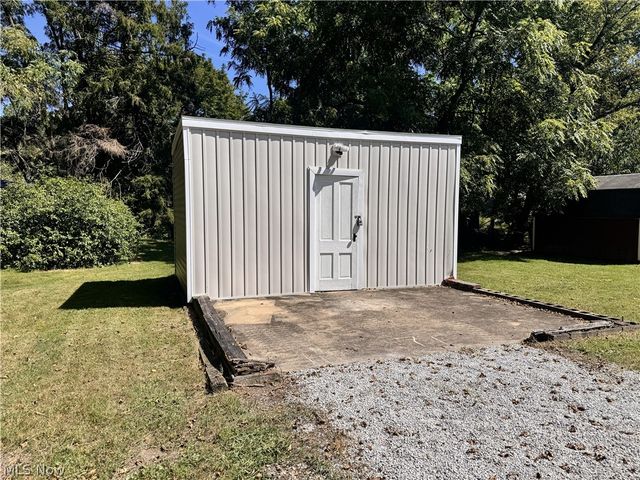 301 Bell Street, Barberton, OH 44203