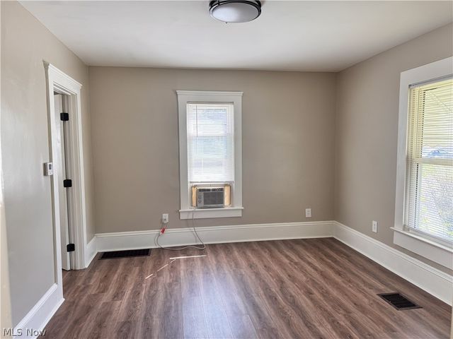 301 Bell Street, Barberton, OH 44203