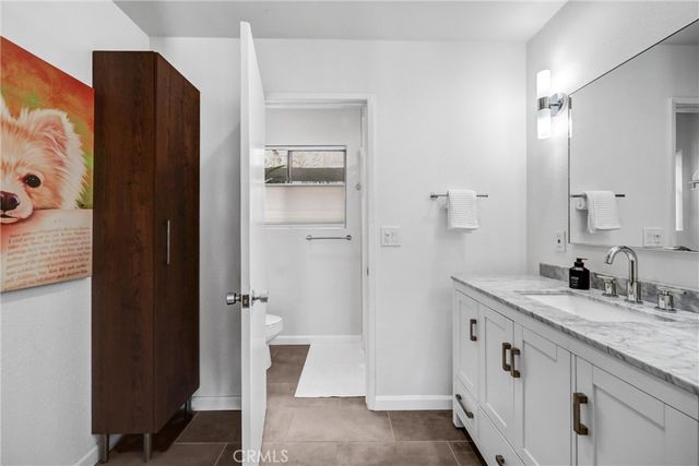 8400 De Longpre 212, West Hollywood, CA 90069