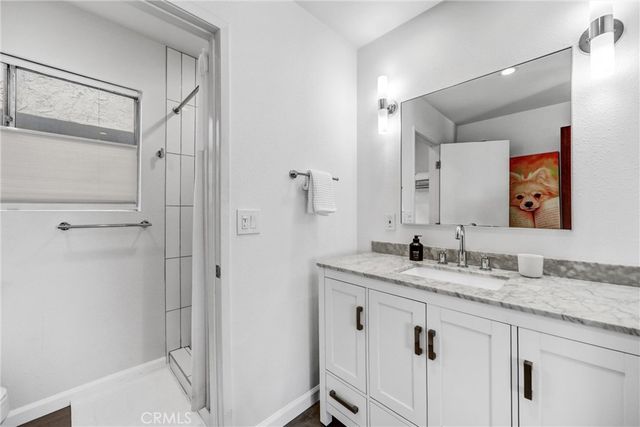 8400 De Longpre 212, West Hollywood, CA 90069