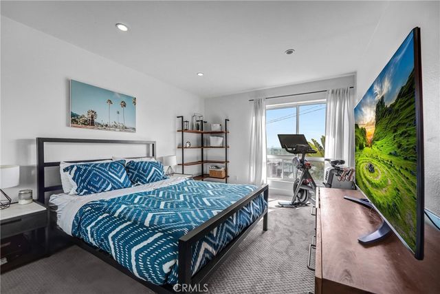 8400 De Longpre 212, West Hollywood, CA 90069