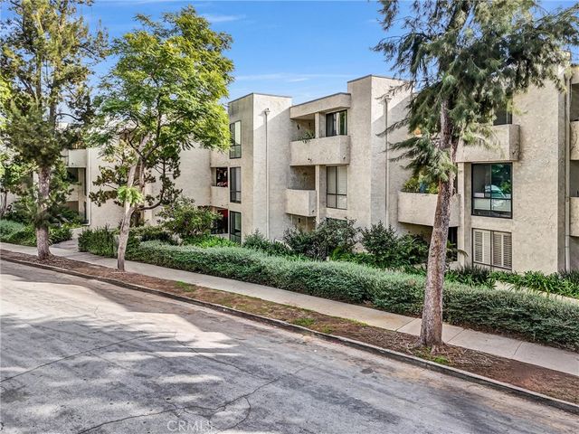8400 De Longpre 212, West Hollywood, CA 90069