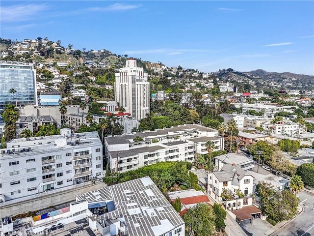 8400 De Longpre 212, West Hollywood, CA 90069